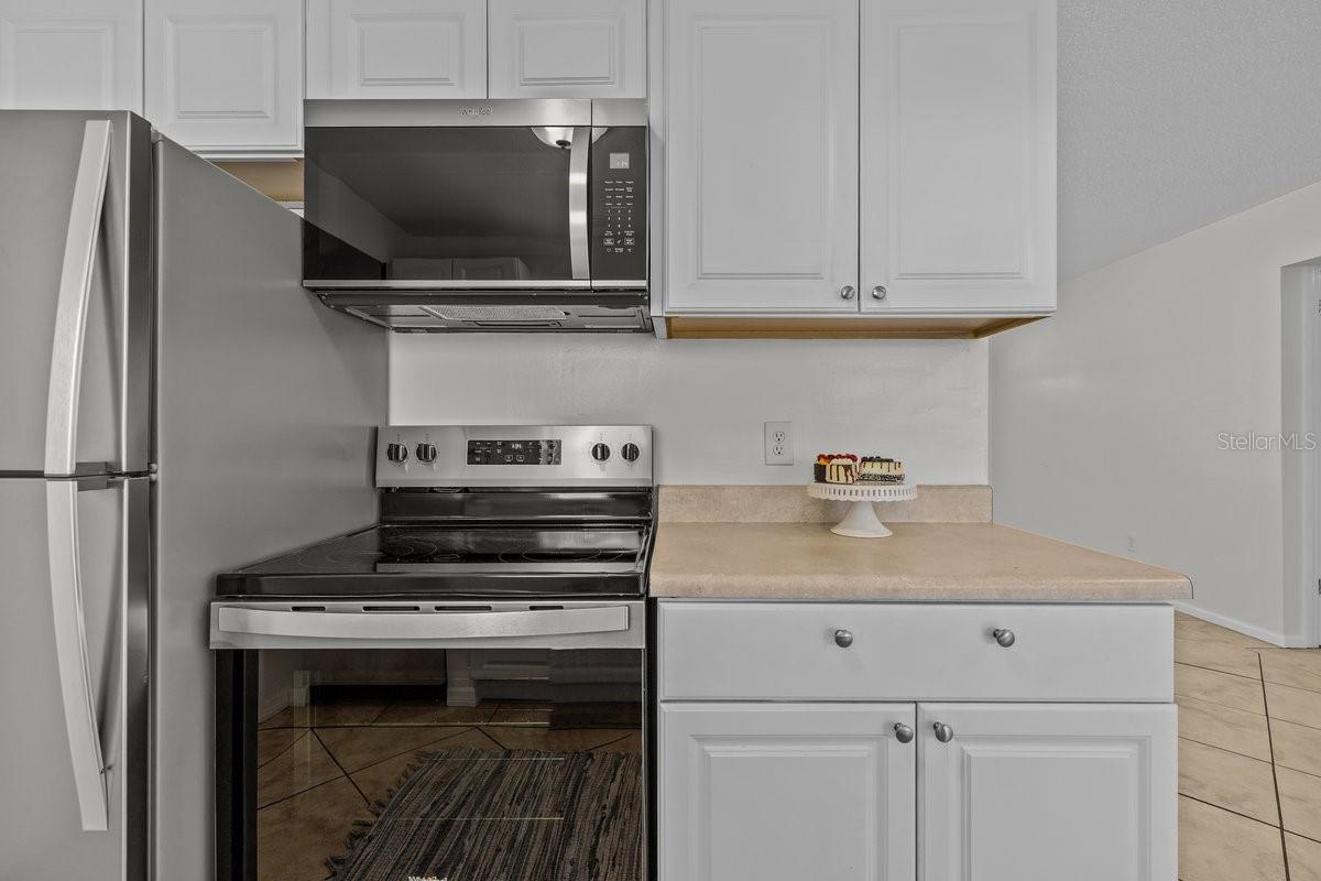 ALL NEW STAINLESS APPLIANCES