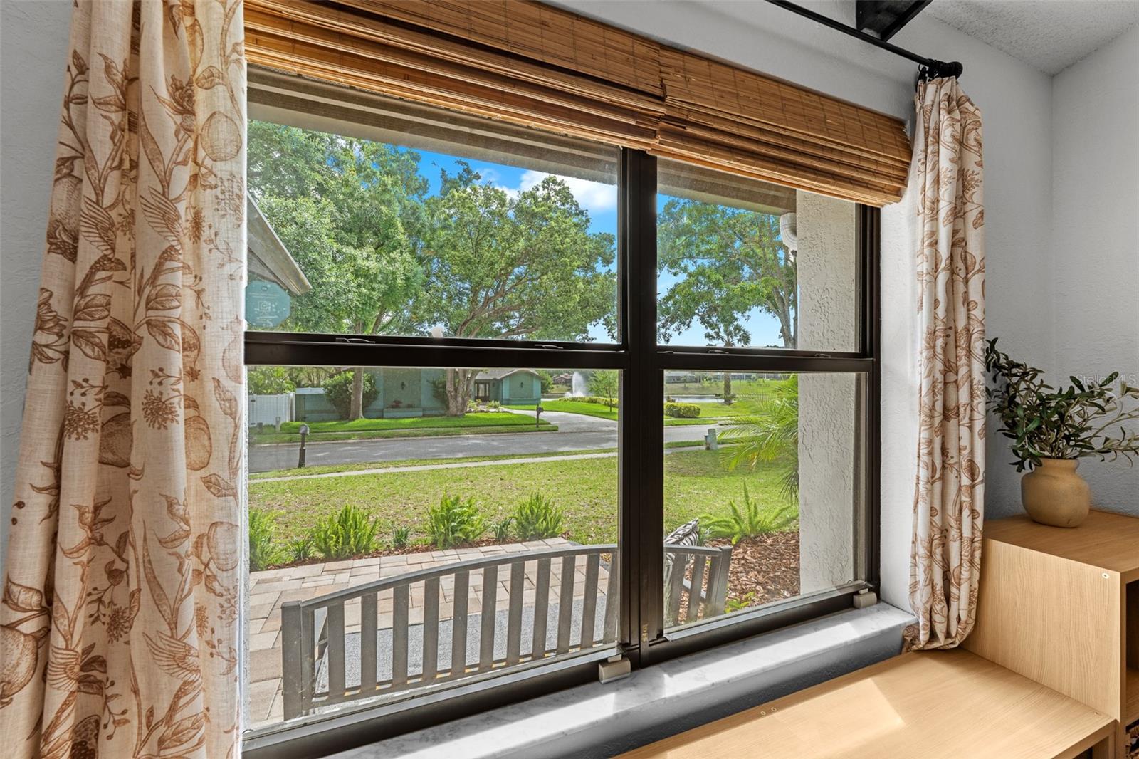 Beautiful lakeview from your living room