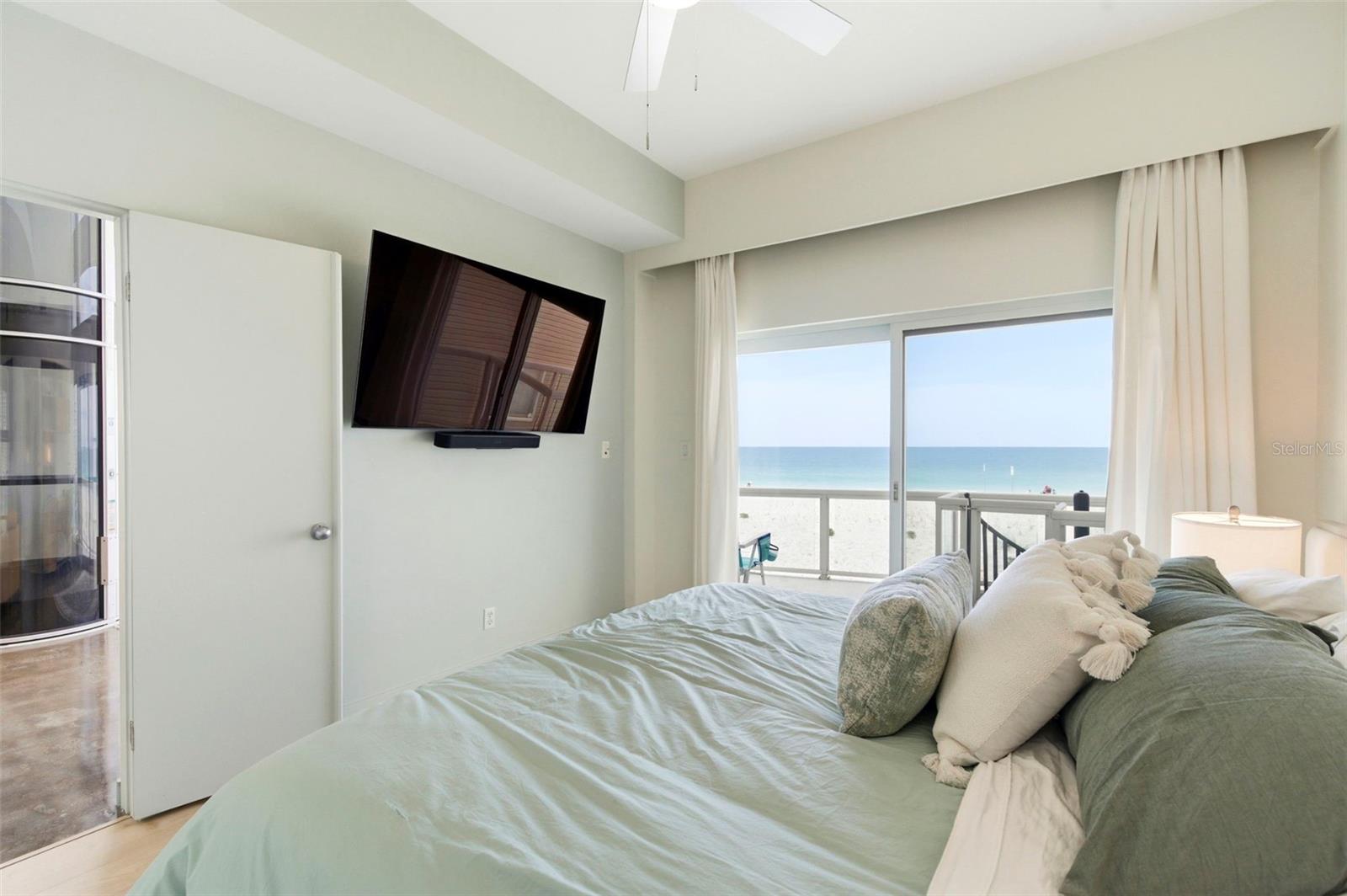 Master Bedroom Overlooking Gulf Of Mexico