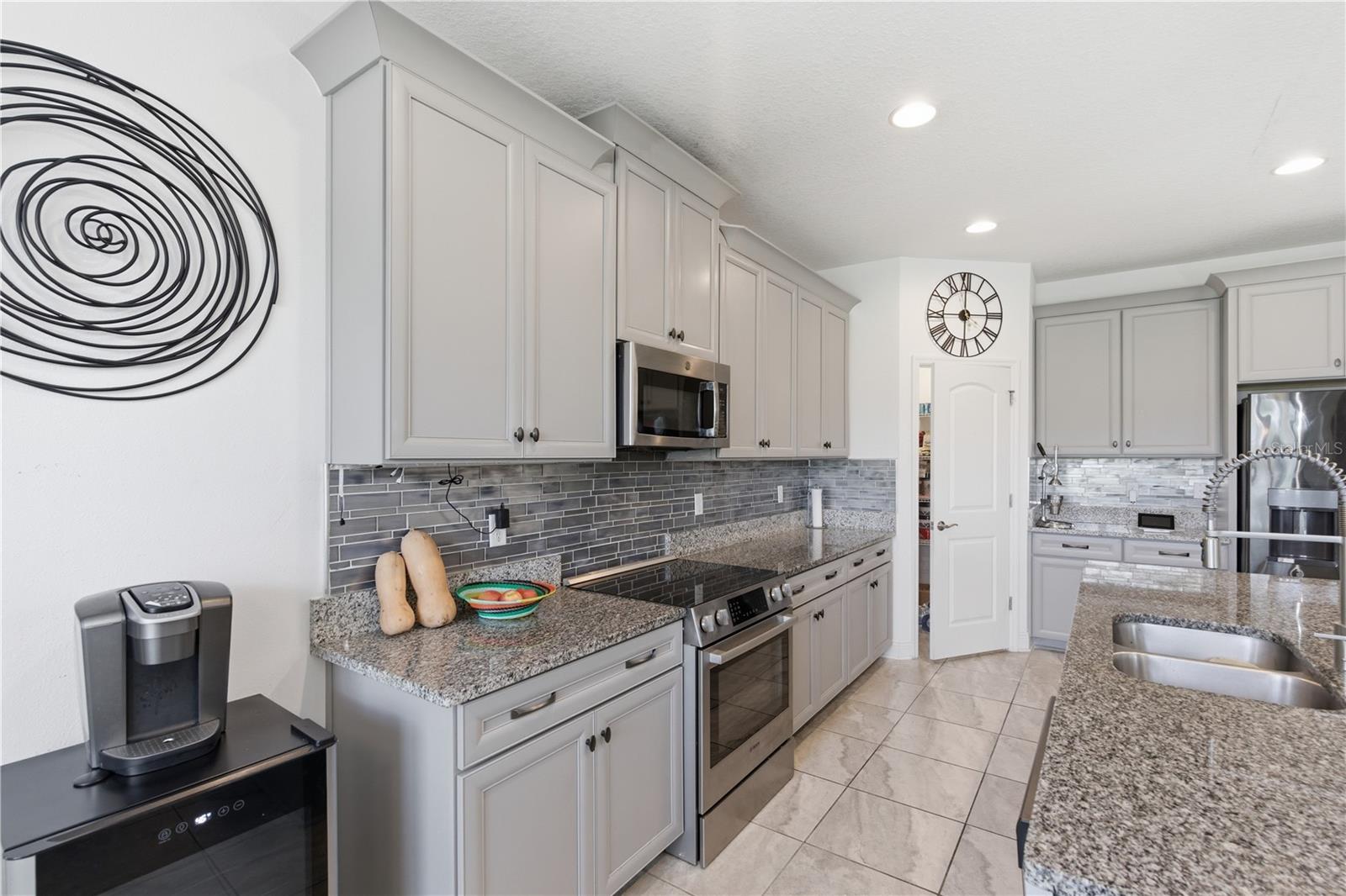 9714 PROVENCAL AVENUE