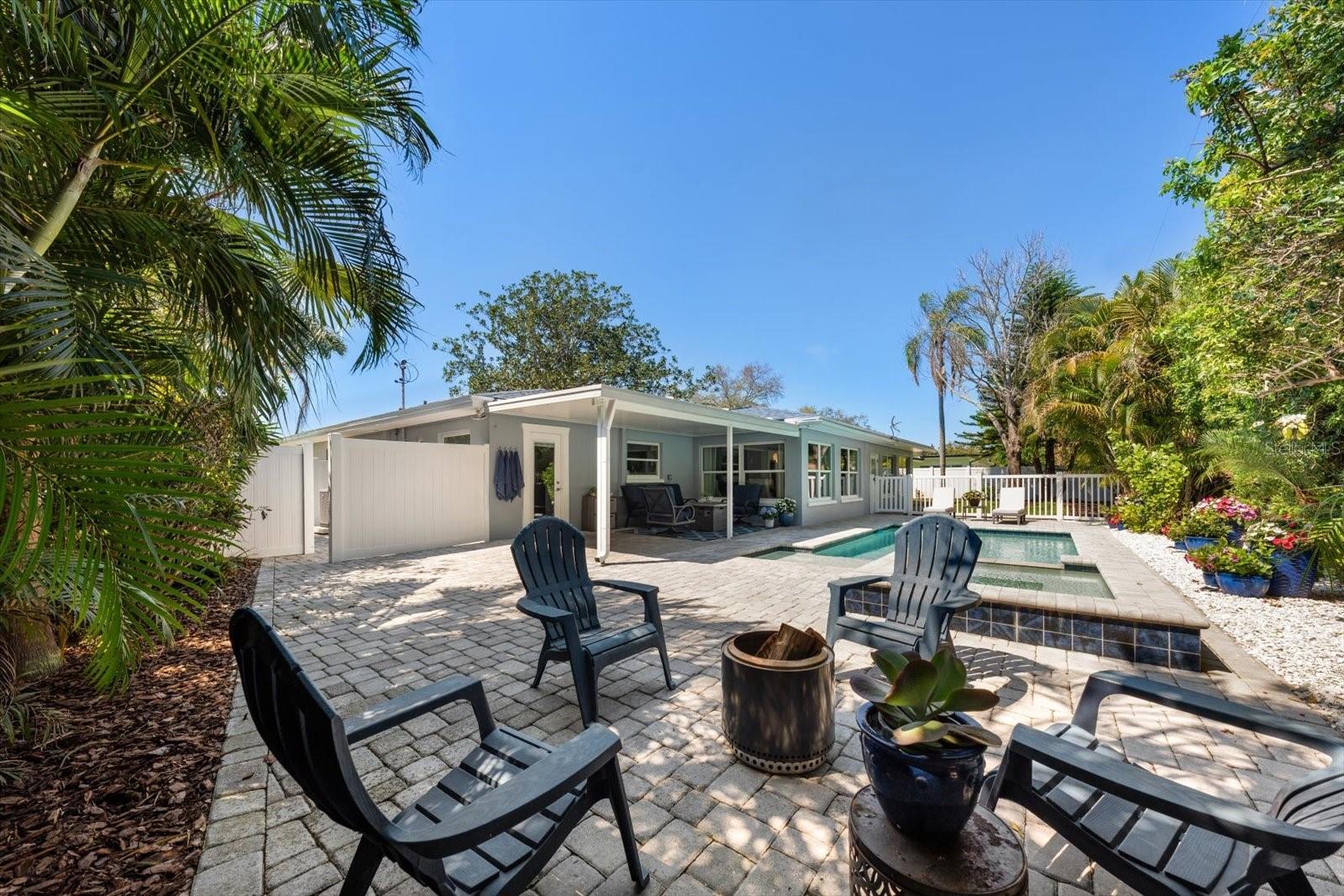 Outdoor Sitting area