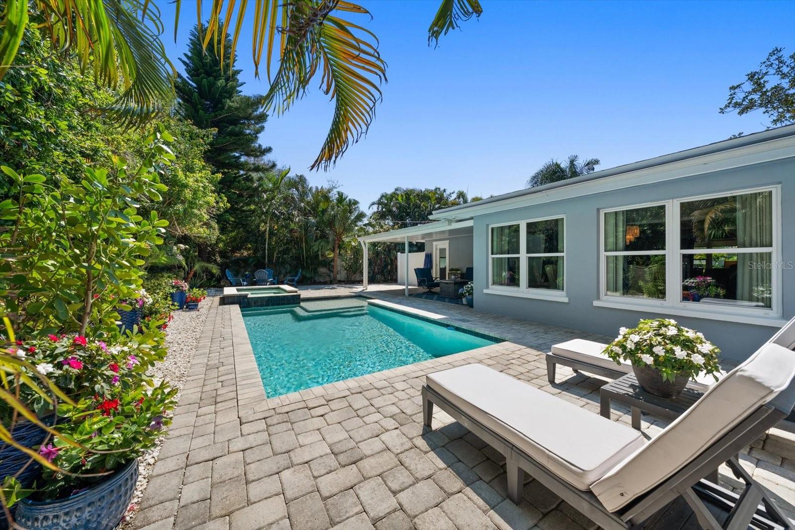 Pool and Lounge area
