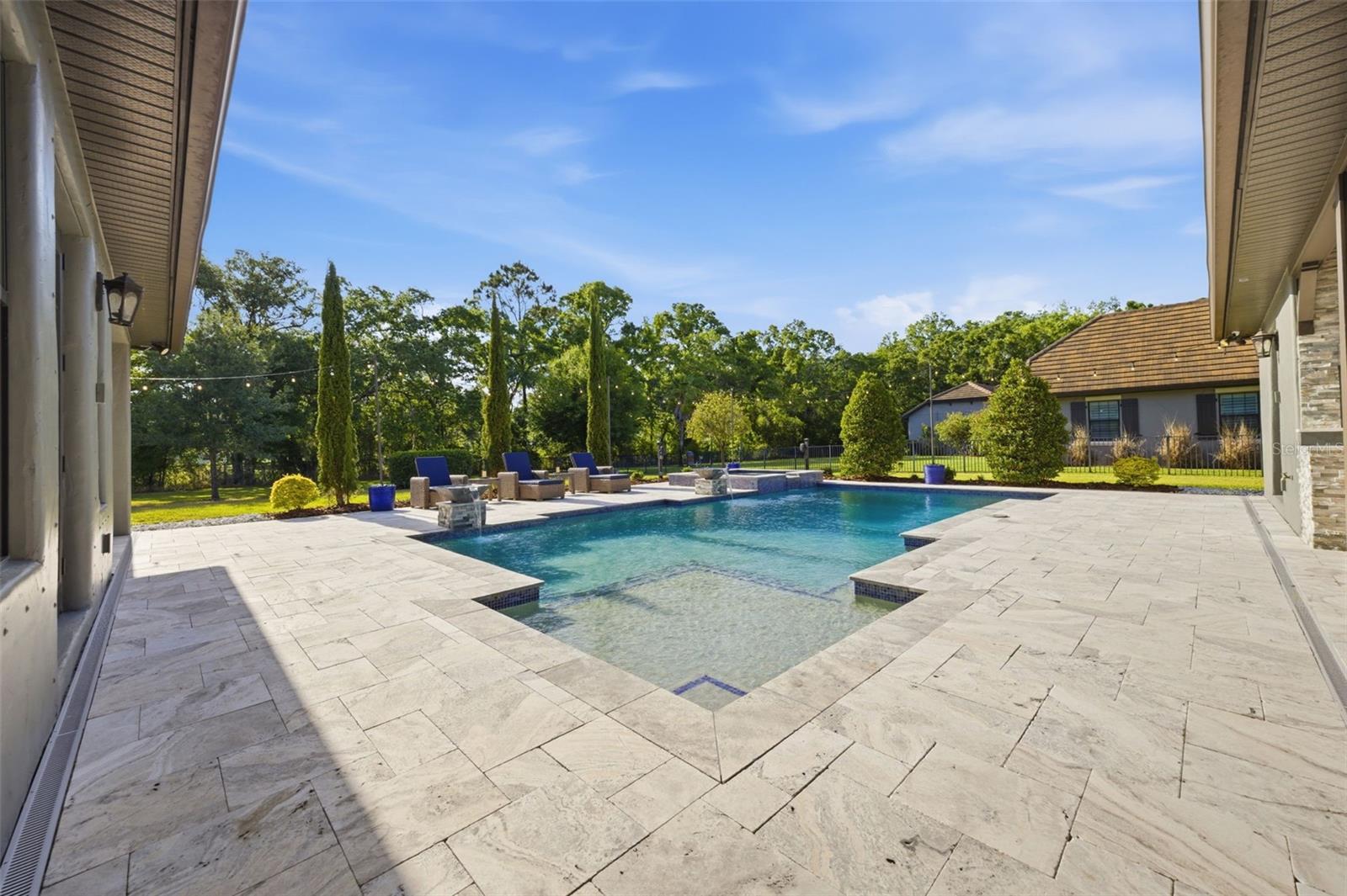 Salt Water pool, Travertine Pavers