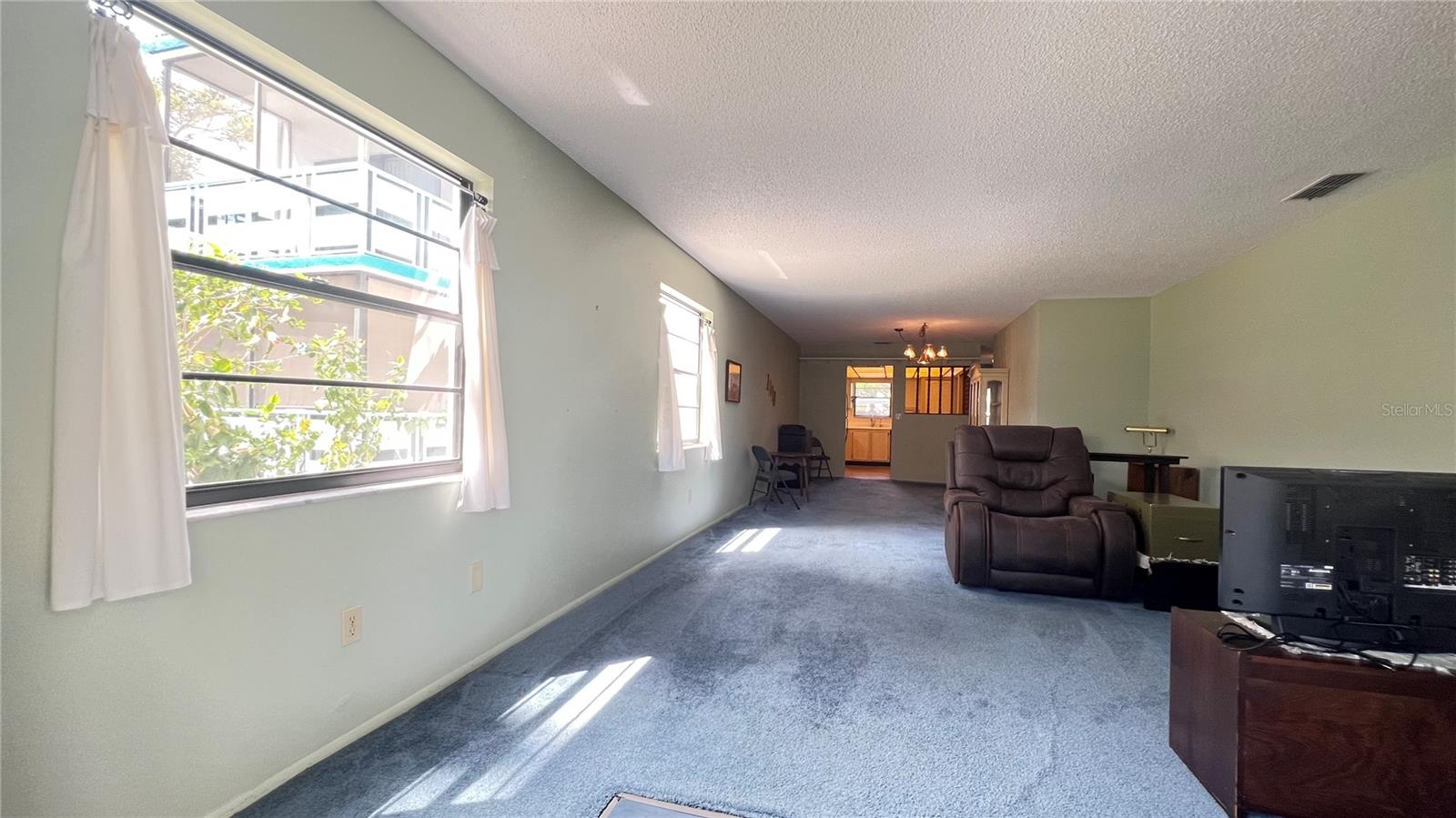 Living room/dining room open concept