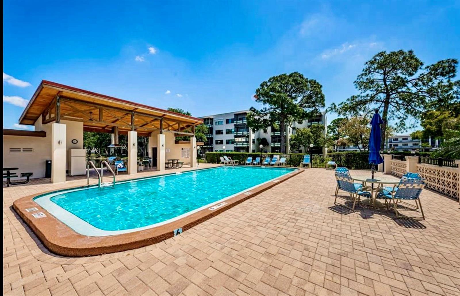 Madison Pool with Grill