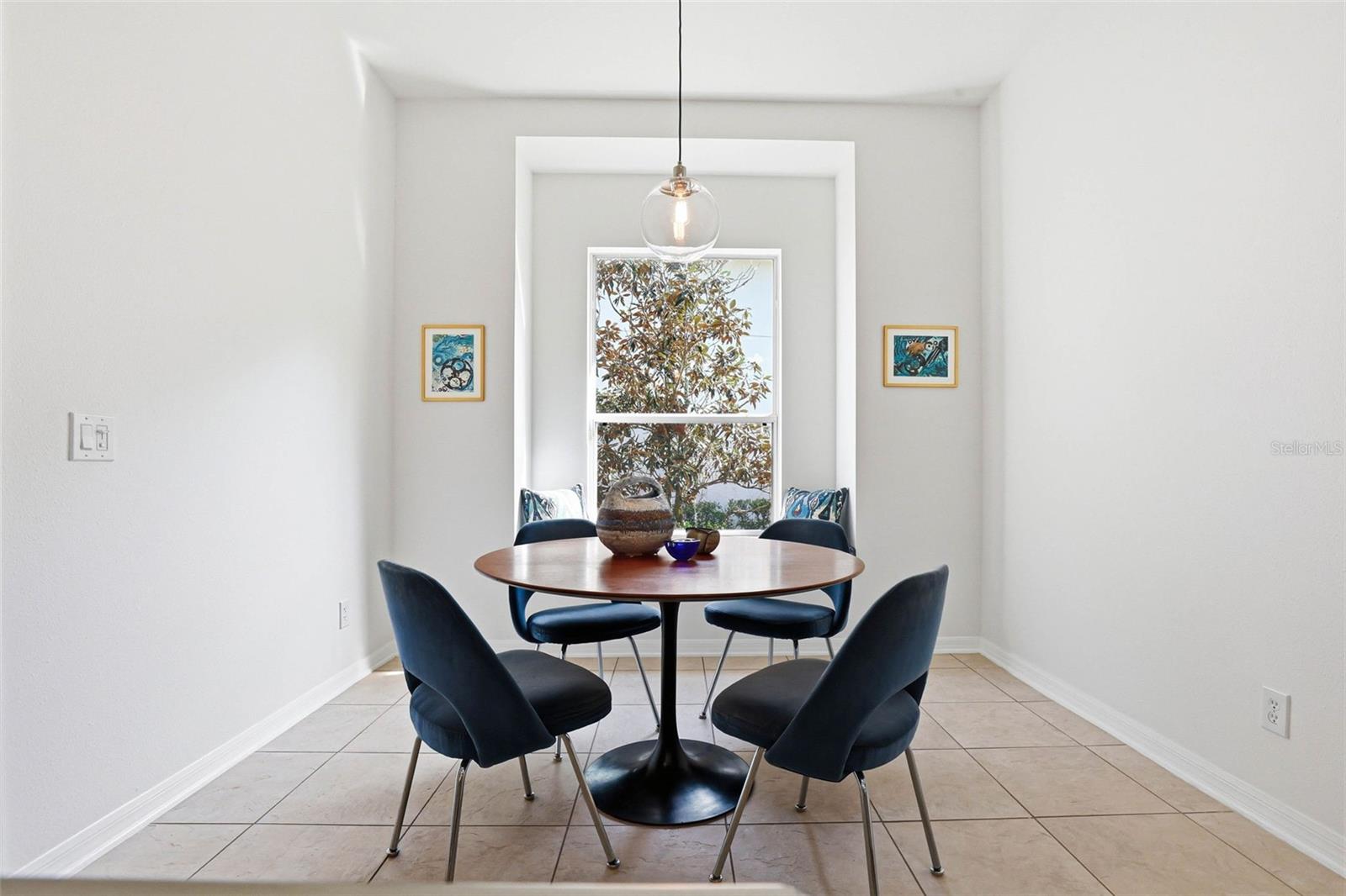 Kitchen: Eat-In Kitchen Space