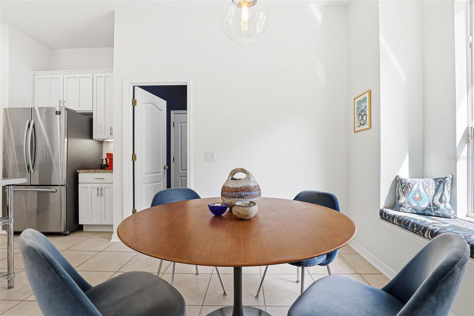 Kitchen: Eat-In Kitchen Space