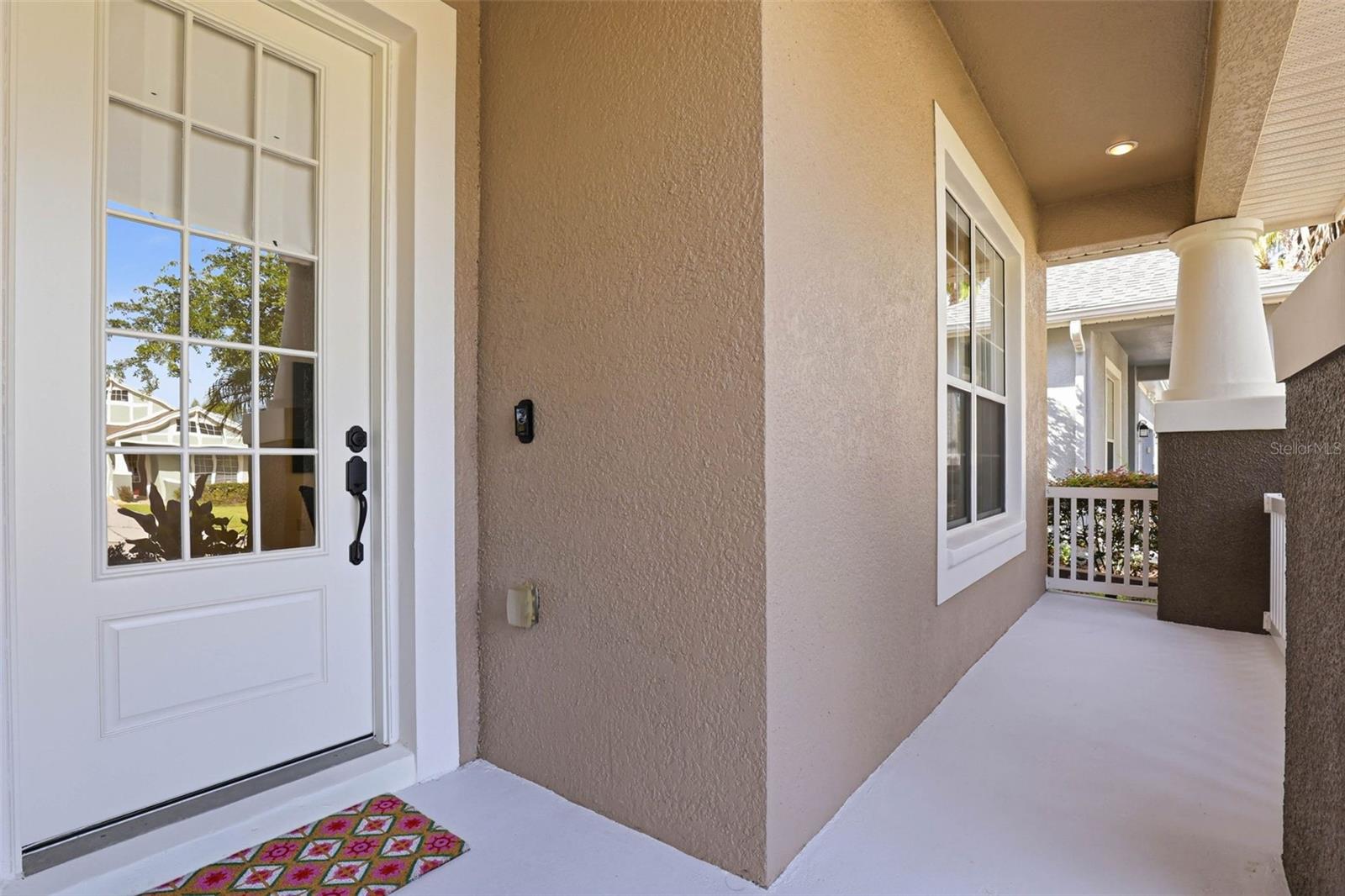 Front Entryway/Covered Porch