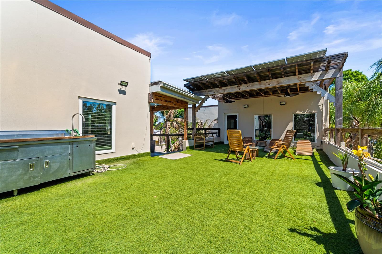2nd Floor Deck