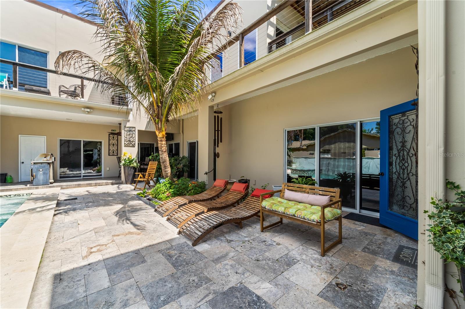 Deck/Patio Area