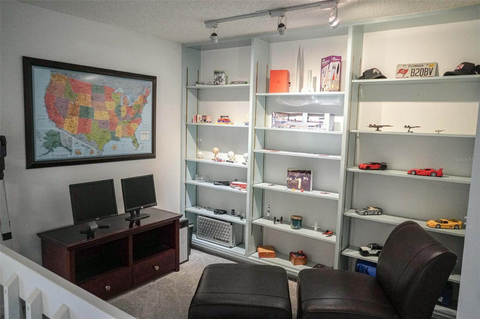 upstairs sitting area