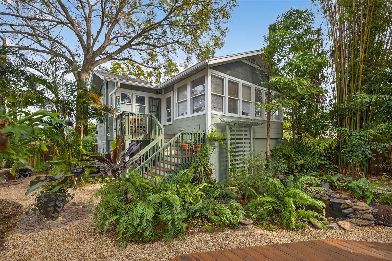 Quaint Elevated Guest Cottage ADU