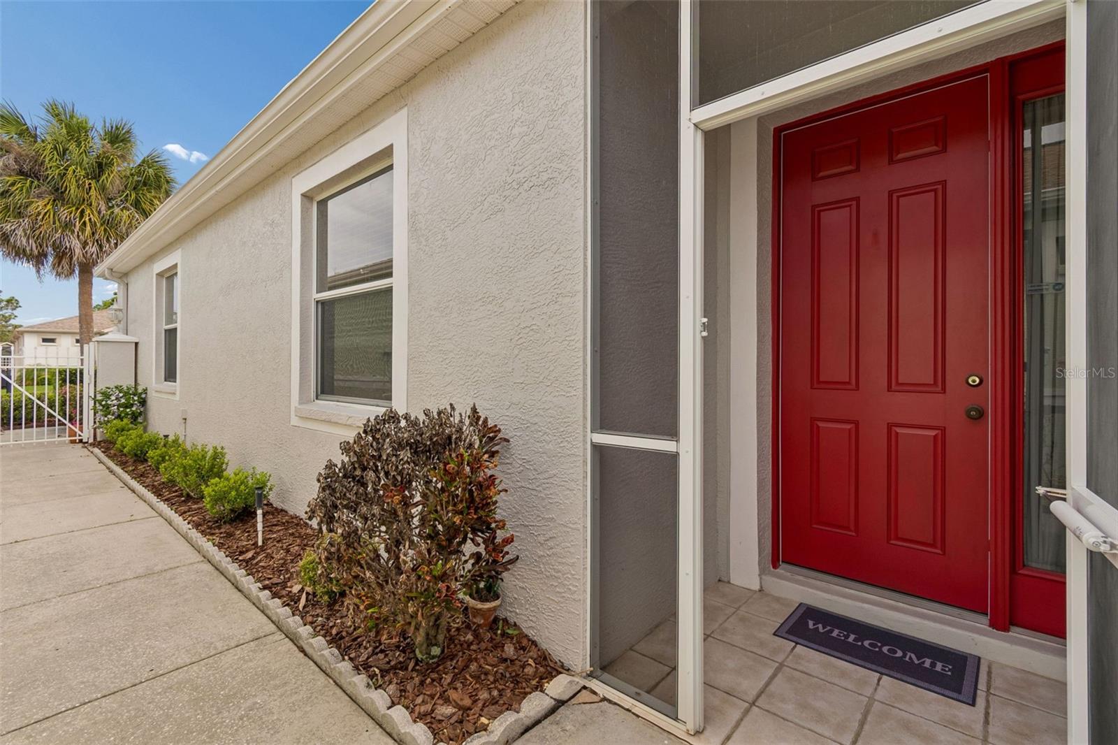 Screened Exterior Entry