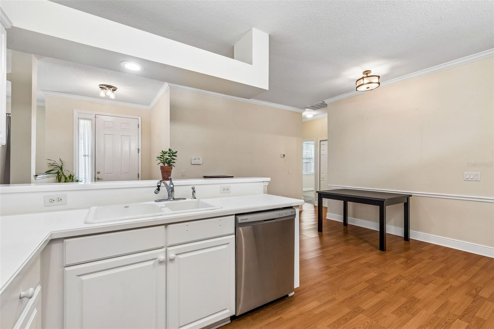 Kitchen w/NEW Stainless Steel Appliances
