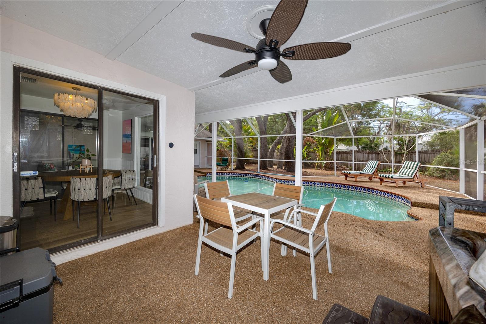 Lots of covered space to entertain!