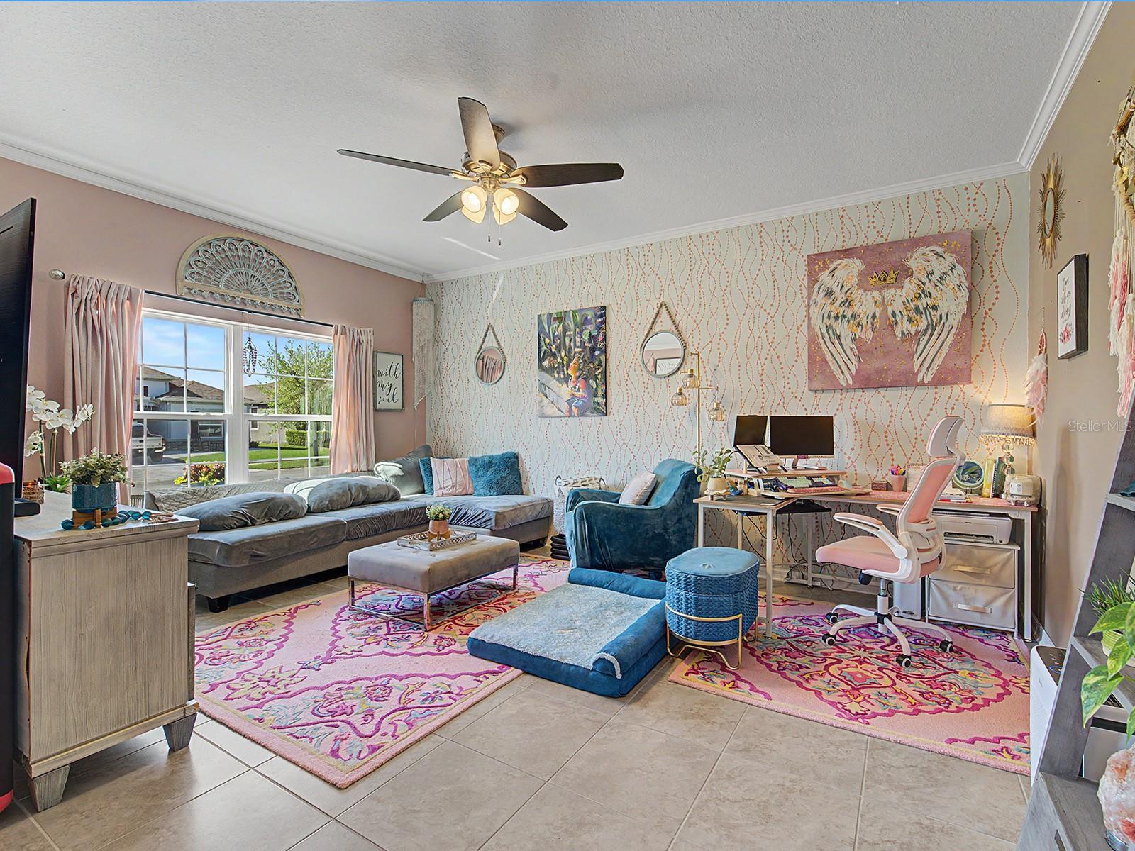 DEN/OFFICCE/EXTRA BEDROOM