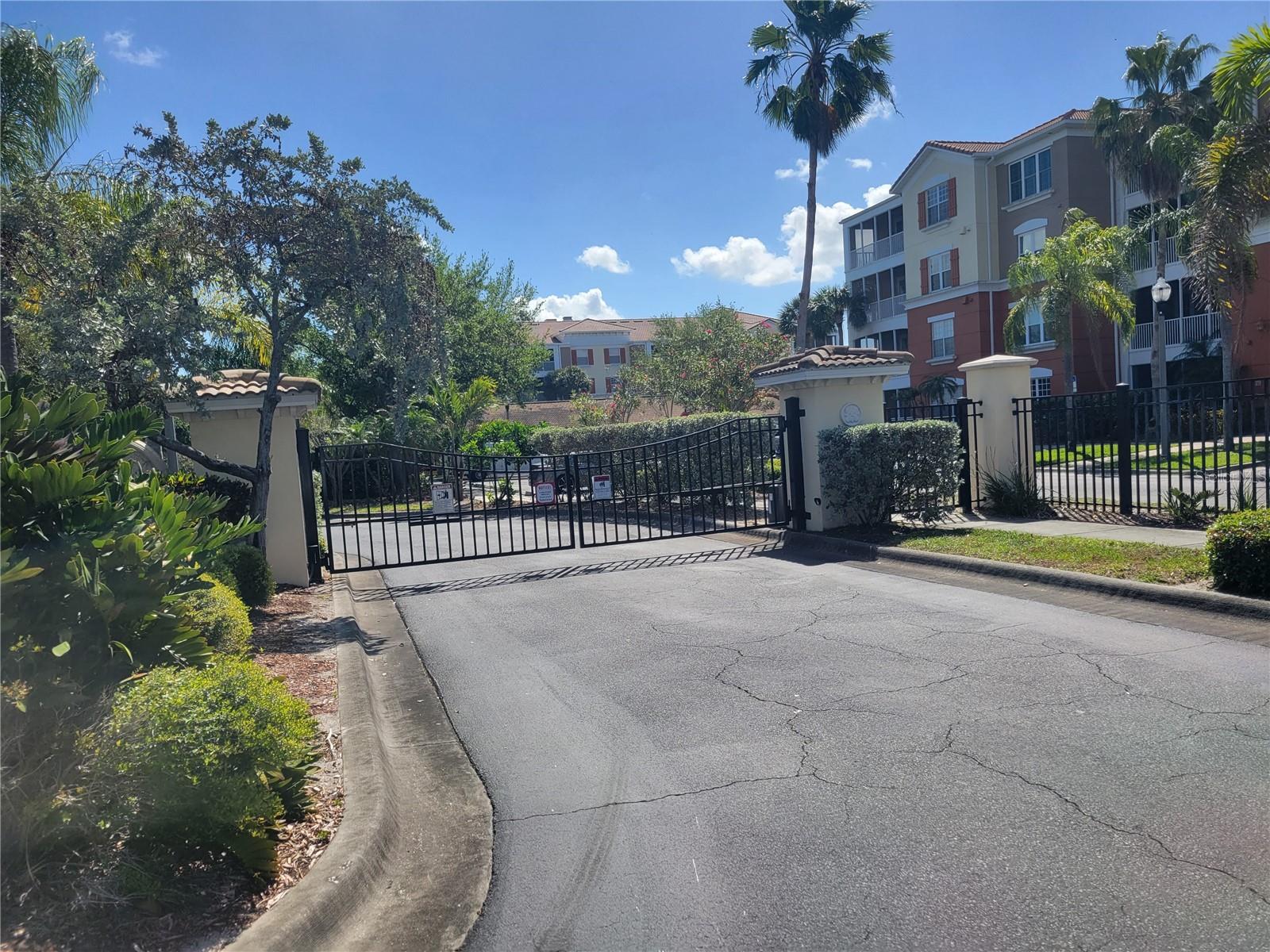 Gate