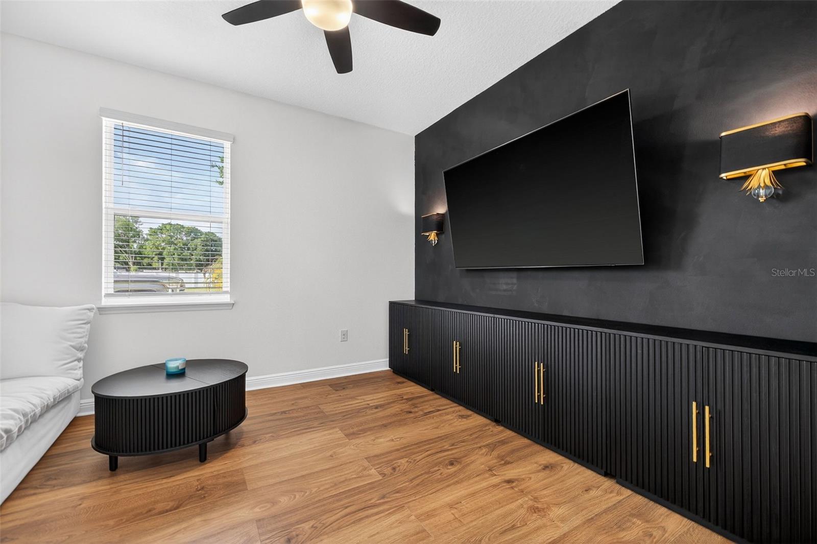 Bonus Room/Office/Optional 4th Bedroom