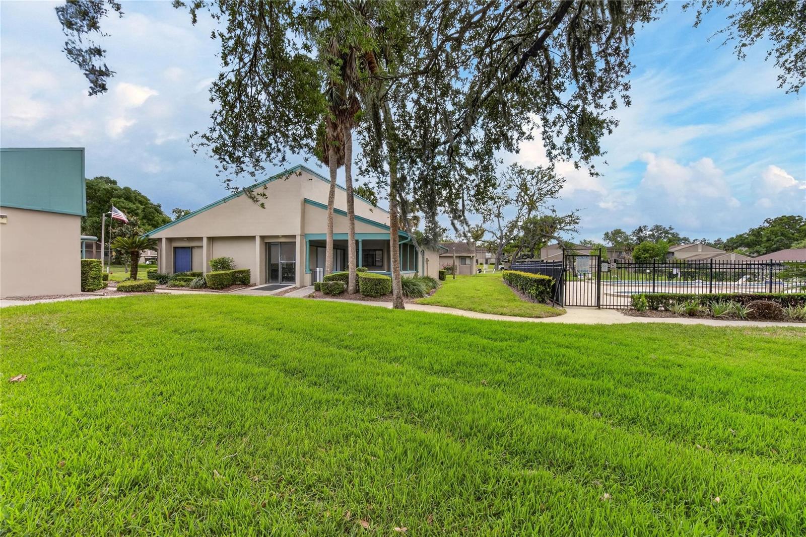 club house / pool
