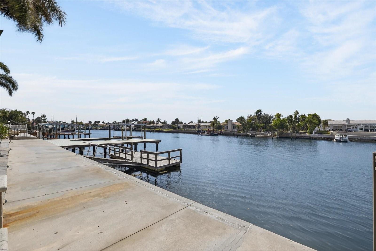 Floating dock and lift