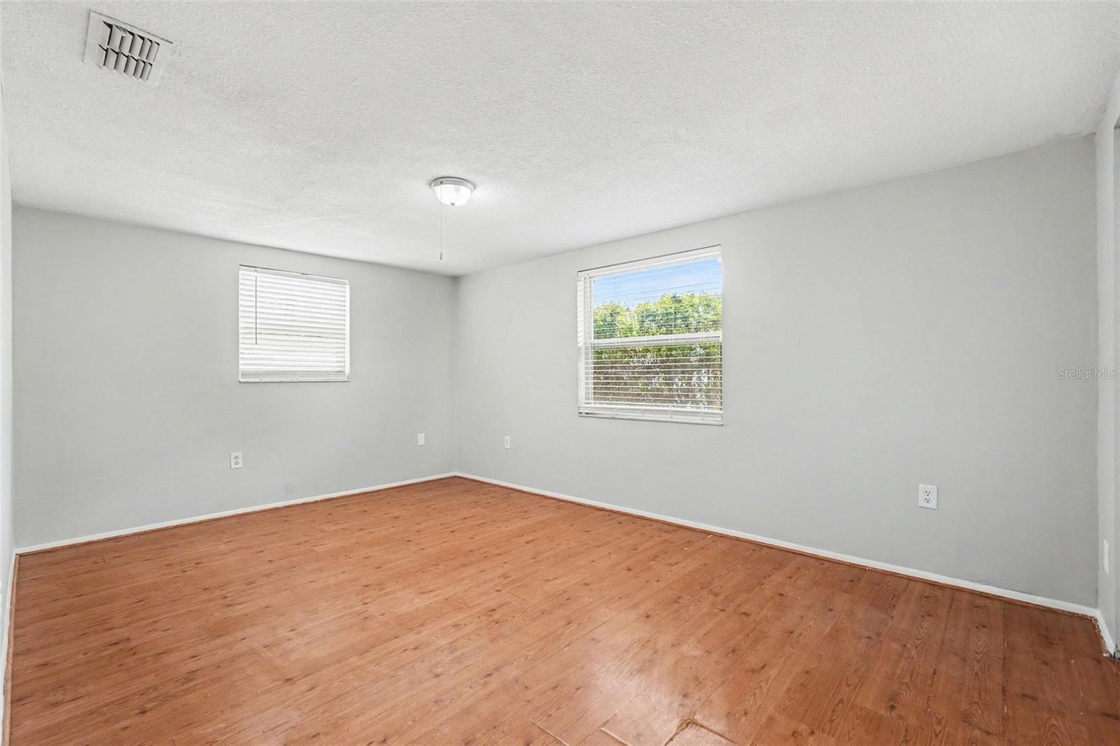 O6395695