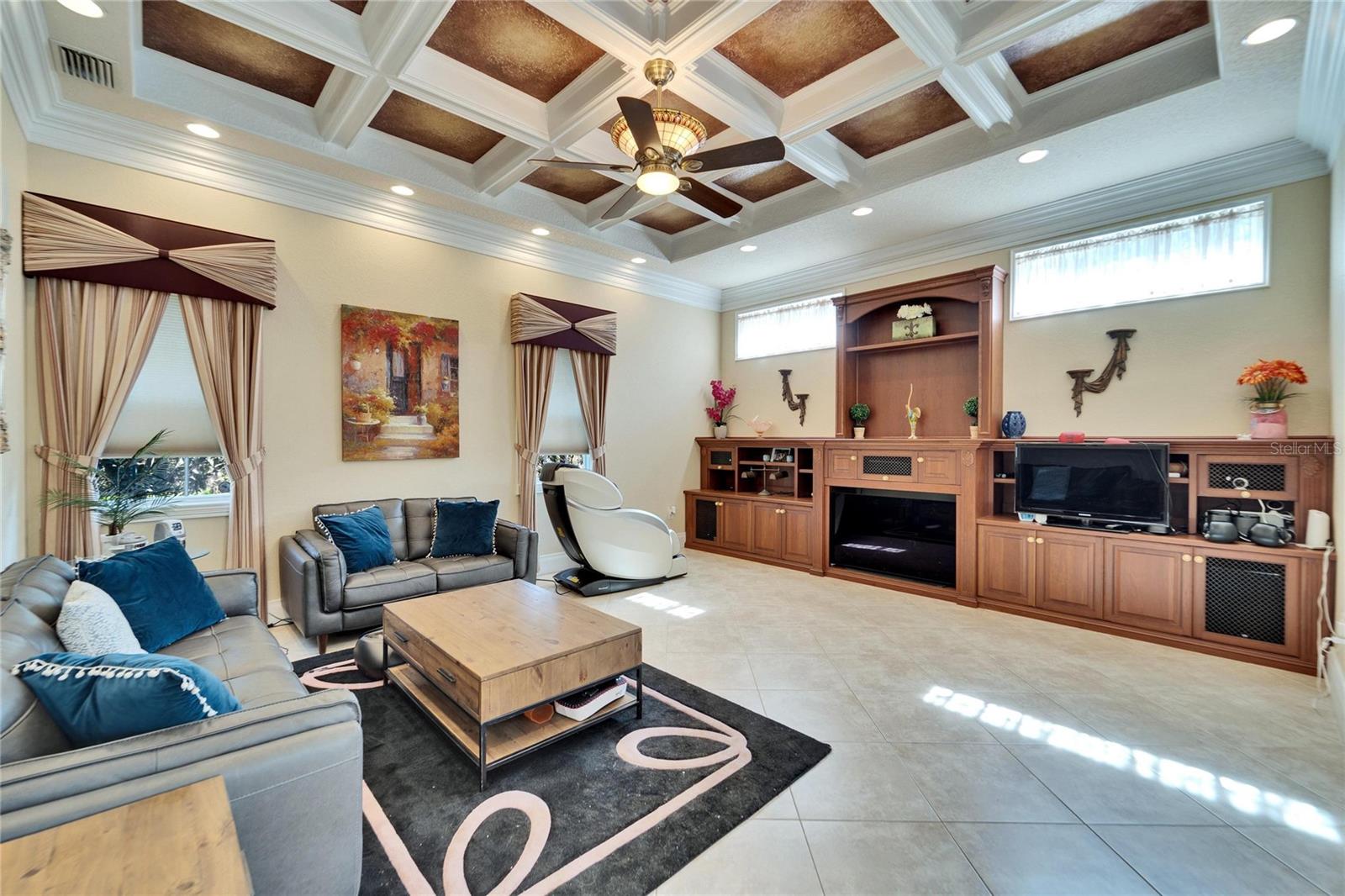 8510 KENTUCKY DERBY DR
