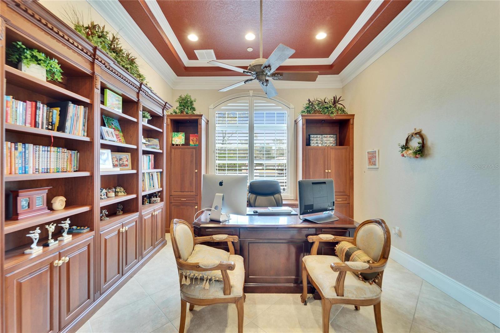 8510 KENTUCKY DERBY DR