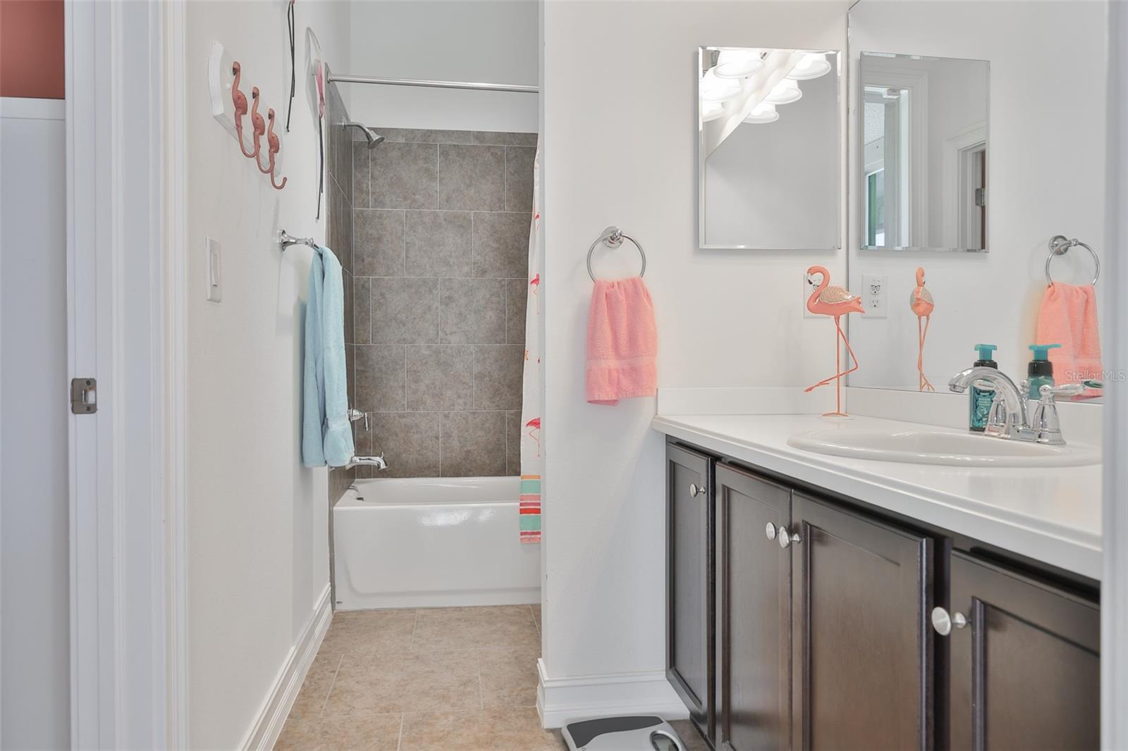 Bathroom 2 - pool bath