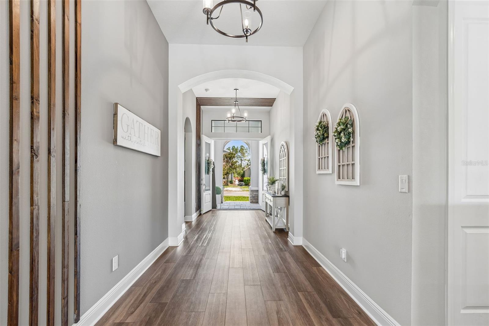 Entry View Back to Front Doors