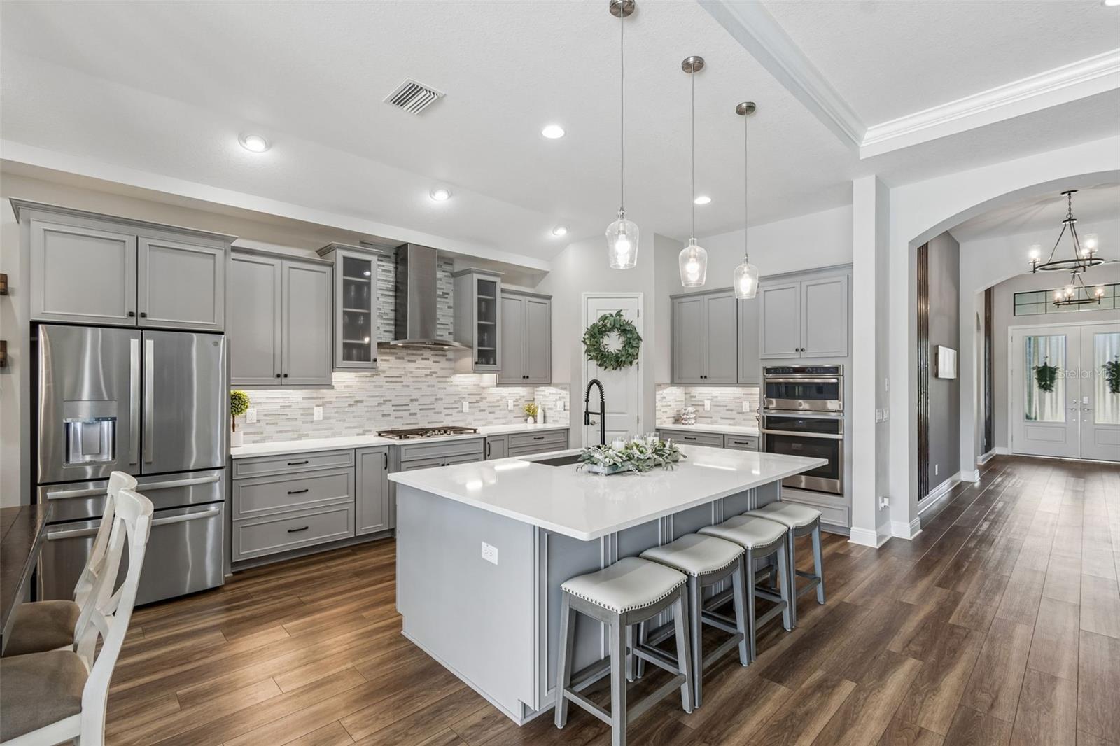 Beautiful Kitchen w/Stainless Appliances Including Gas Cooktop