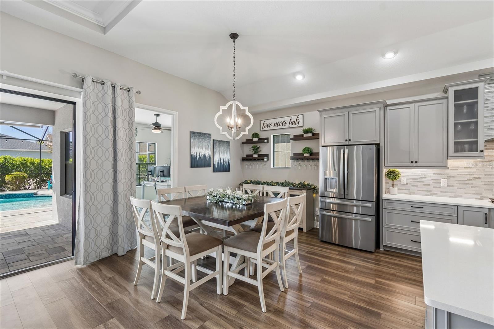 Cafe w/View of Lanai