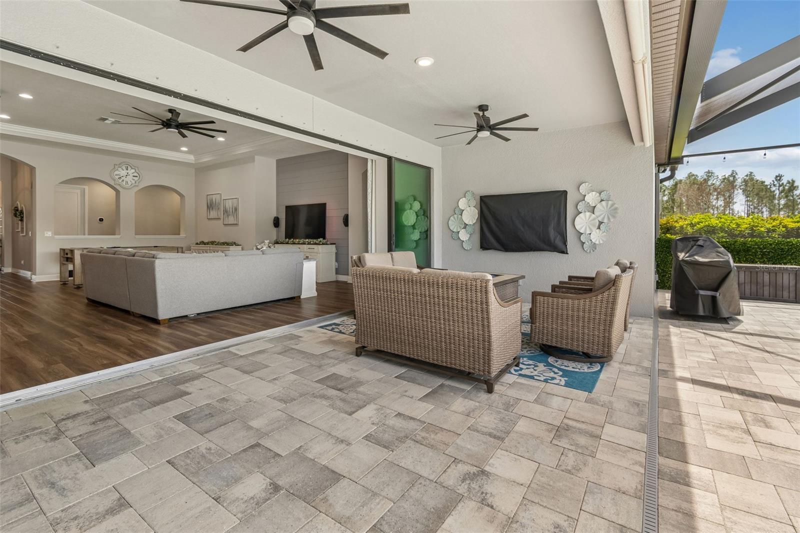 Lanai w/Access to Family Room