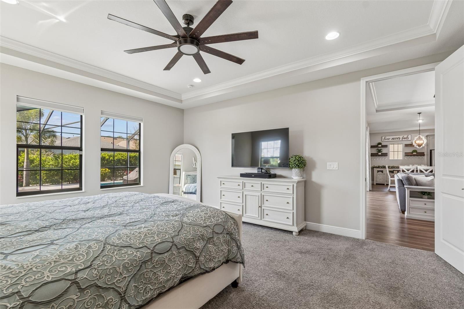 Primary Bedroom w/Tray Ceiling & Crown Moulding