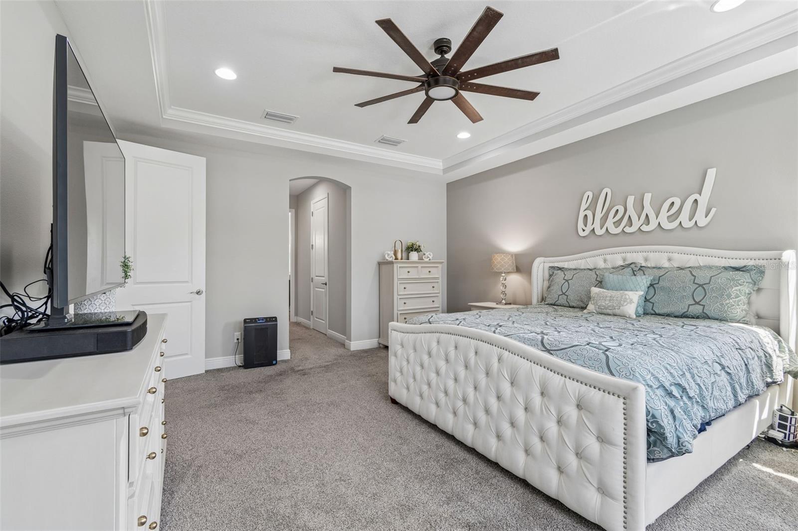Primary Bedroom w/Tray Ceiling & Crown Moulding