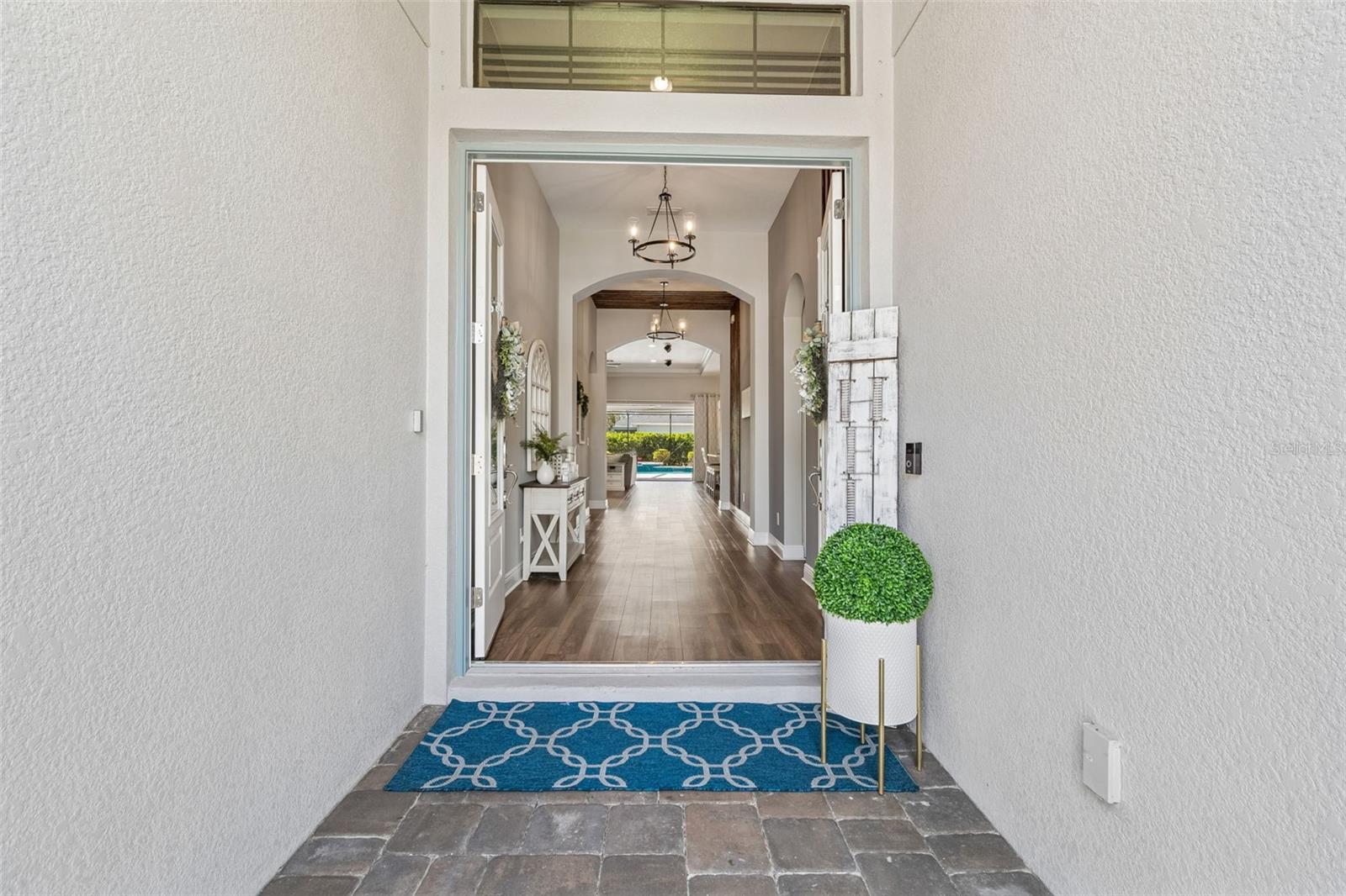 Double 8' Entry Doors w/Transom Window