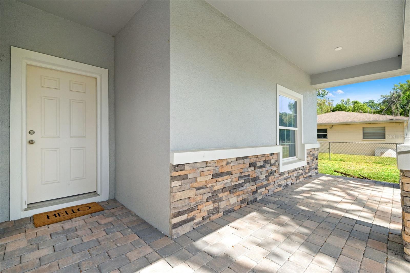 Large front porch!
