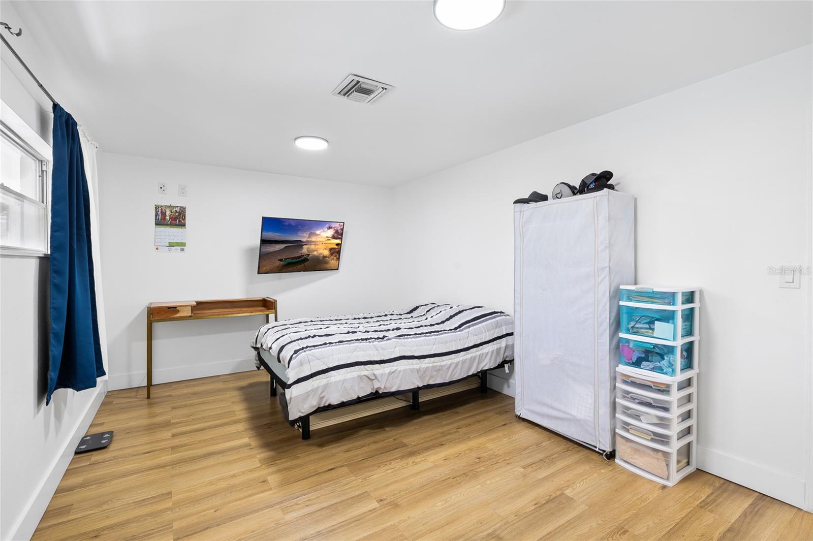 Large 2nd bedroom