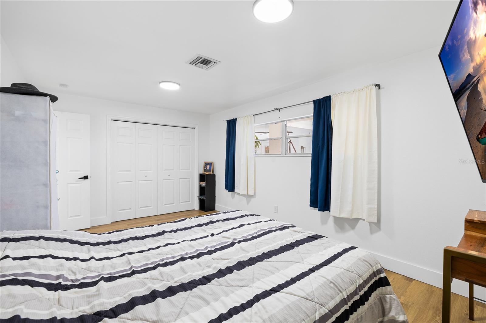 Large 2nd bedroom