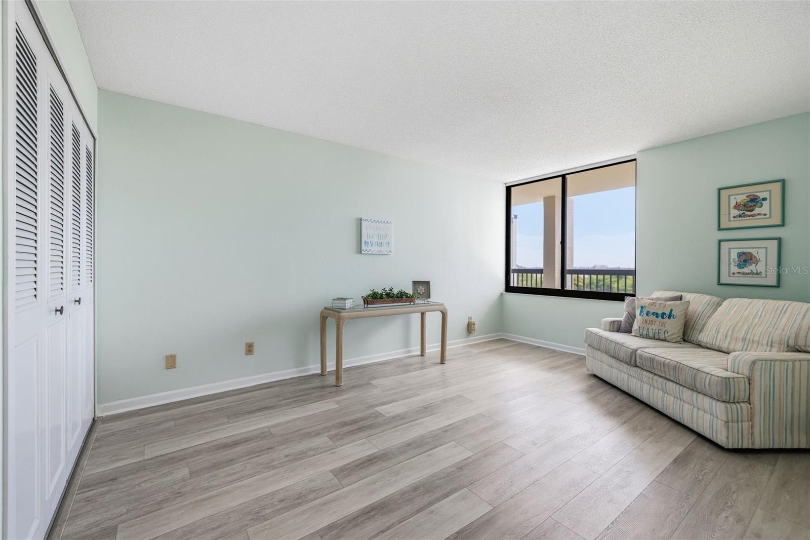 Guest bedroom