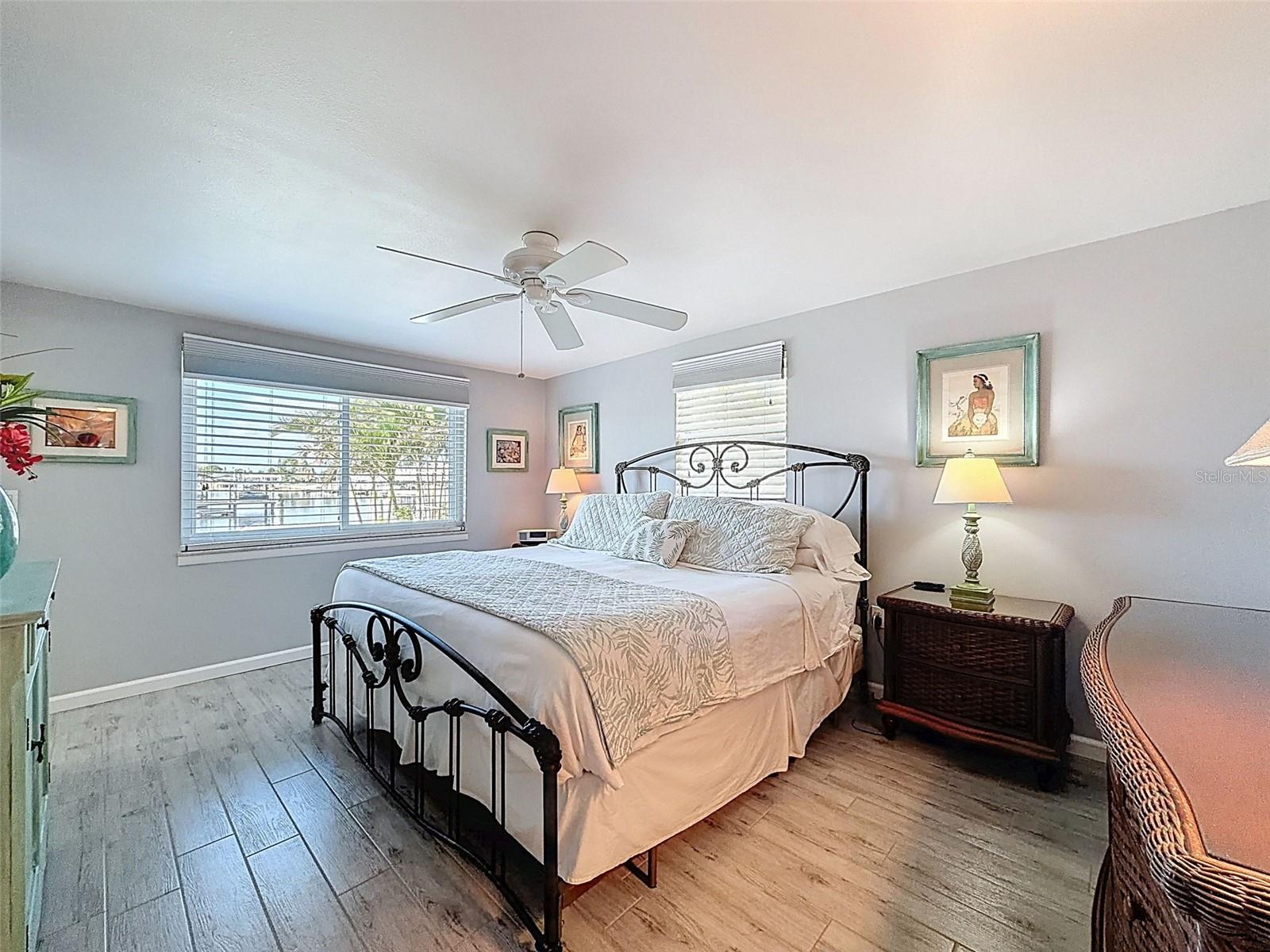 LARGE ENOUGH FOR A KING BED