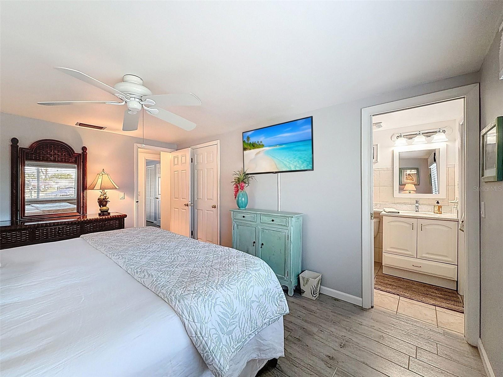 LETS CHECK OUT THE PRIMARY BATHROOM