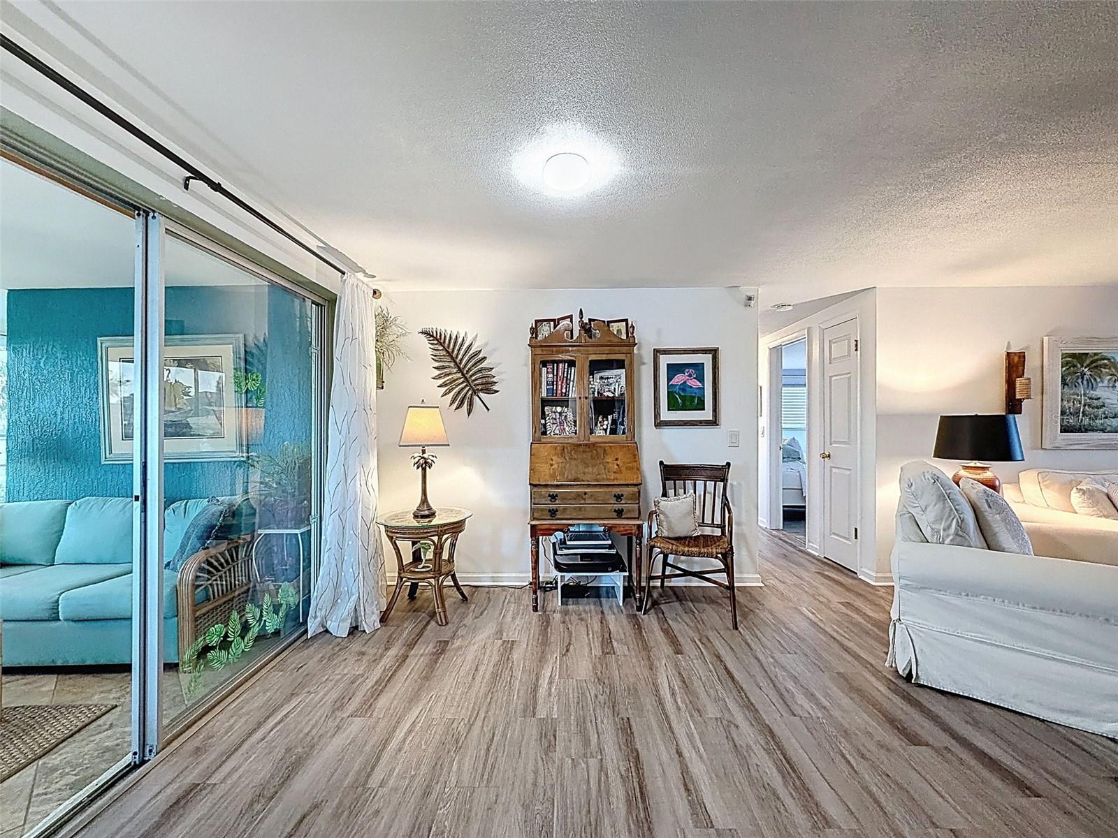 NOW LETS GO SEE THE SUNROOM