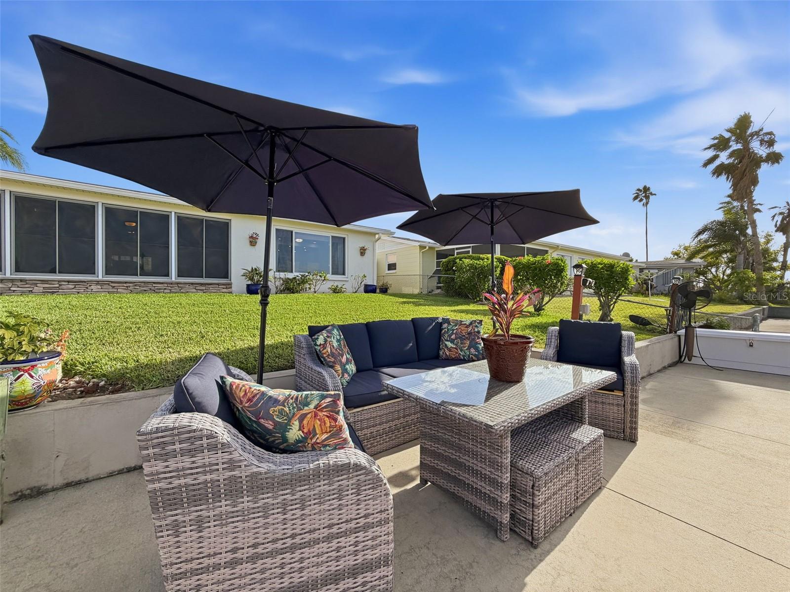 PATIO SPACE BY THE WATER