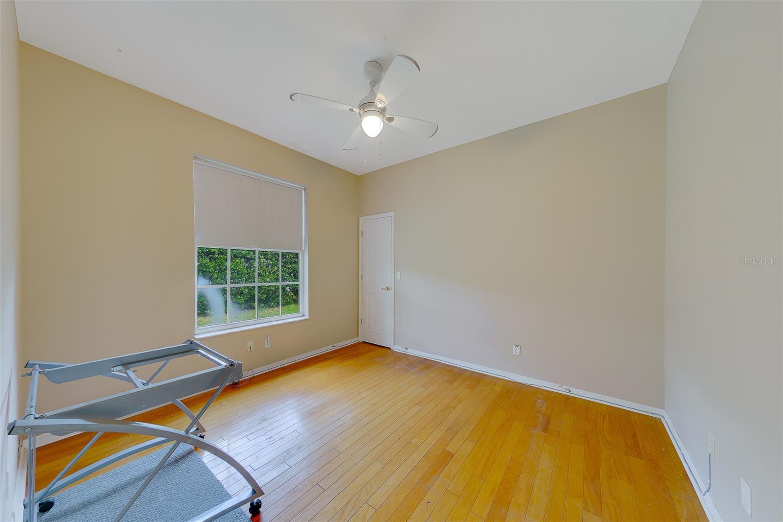 2nd bedroom with walk in closet
