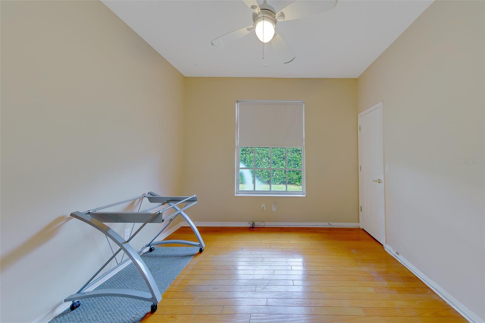 2nd bedroom with walk in closet