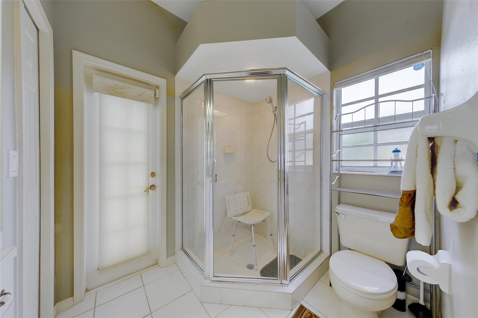 3rd bathroom leading to pool