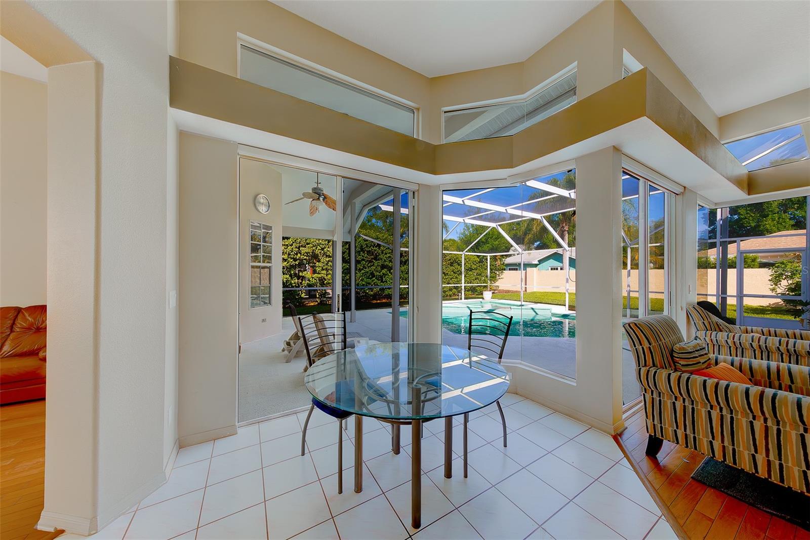 Light and bright dining area