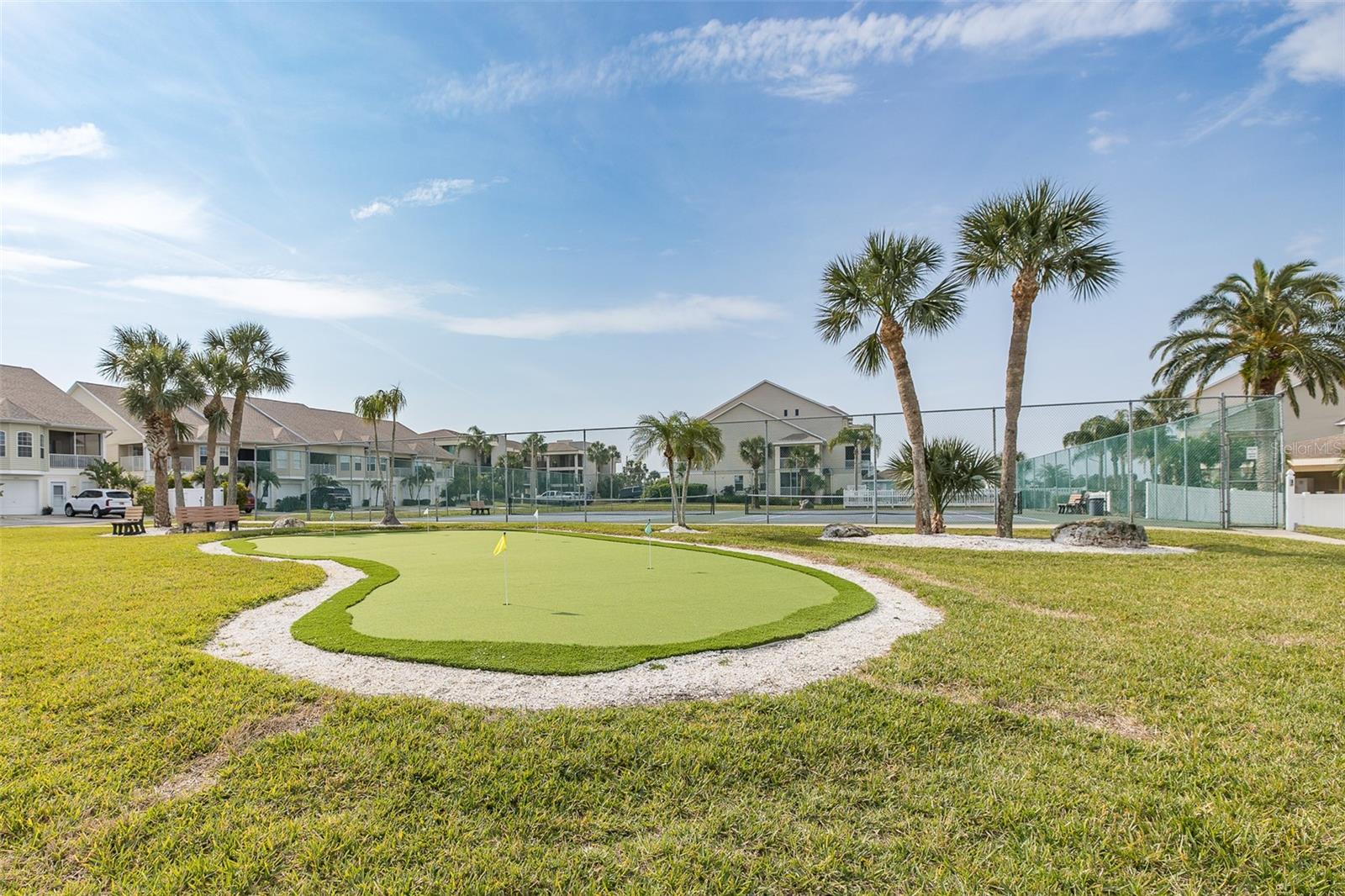 PUTTING GREEN