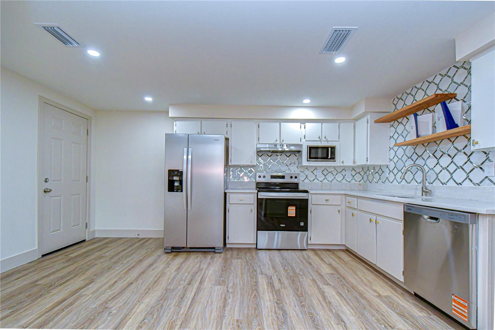 Kitchen 15.1 x 11.8