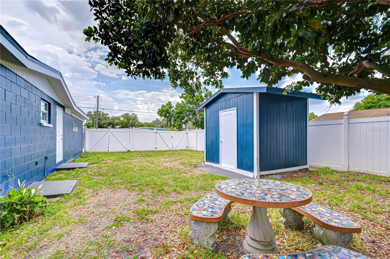 Storage unit. NO HOA  bring your boat!